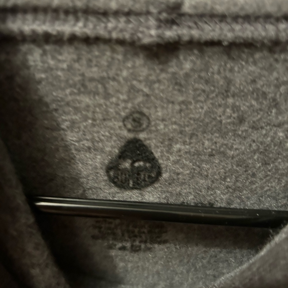 Rumble Cropped Hoodie Like NWOT - Picture 4 of 4